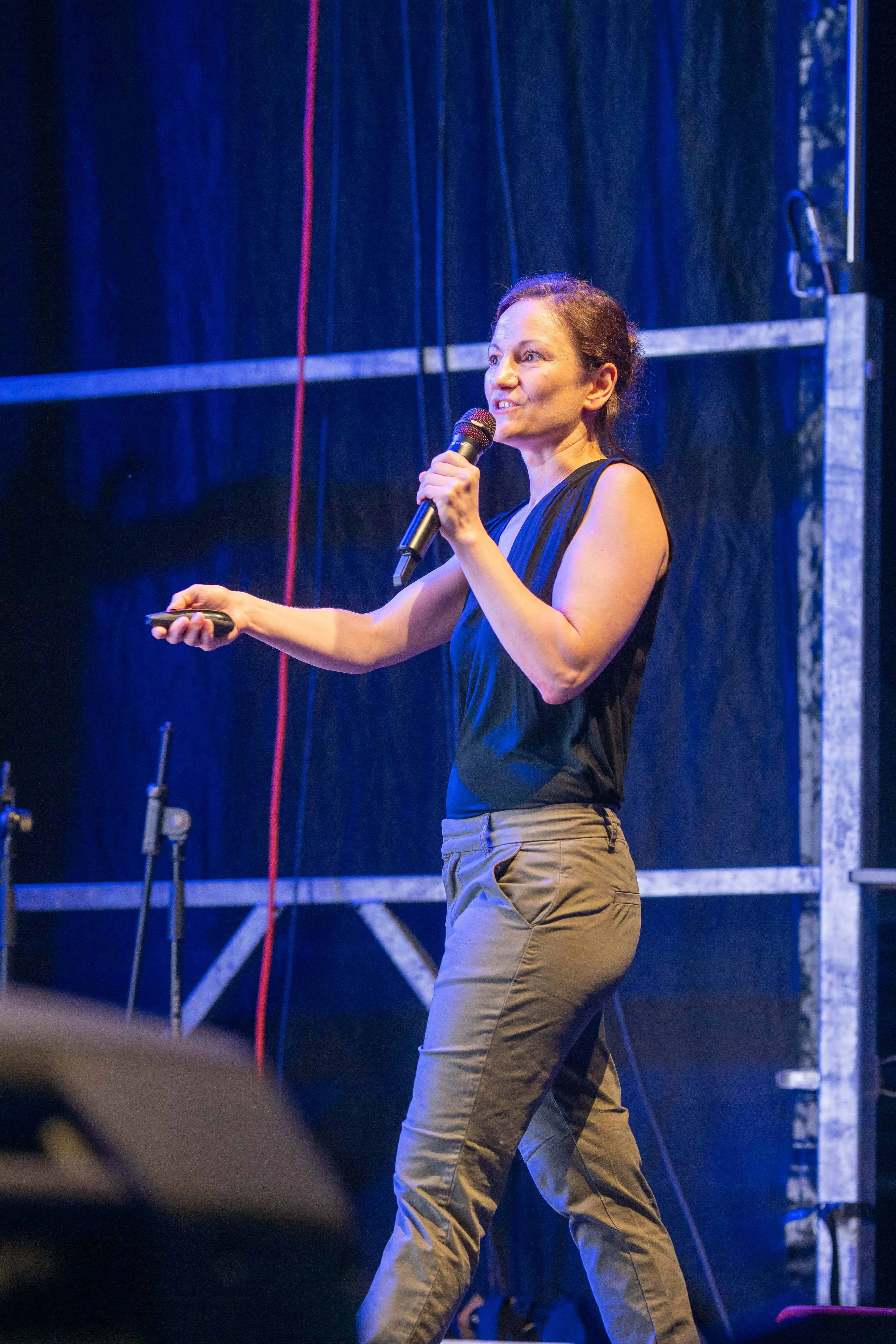 Theresia Gutmann at the Science Slam.