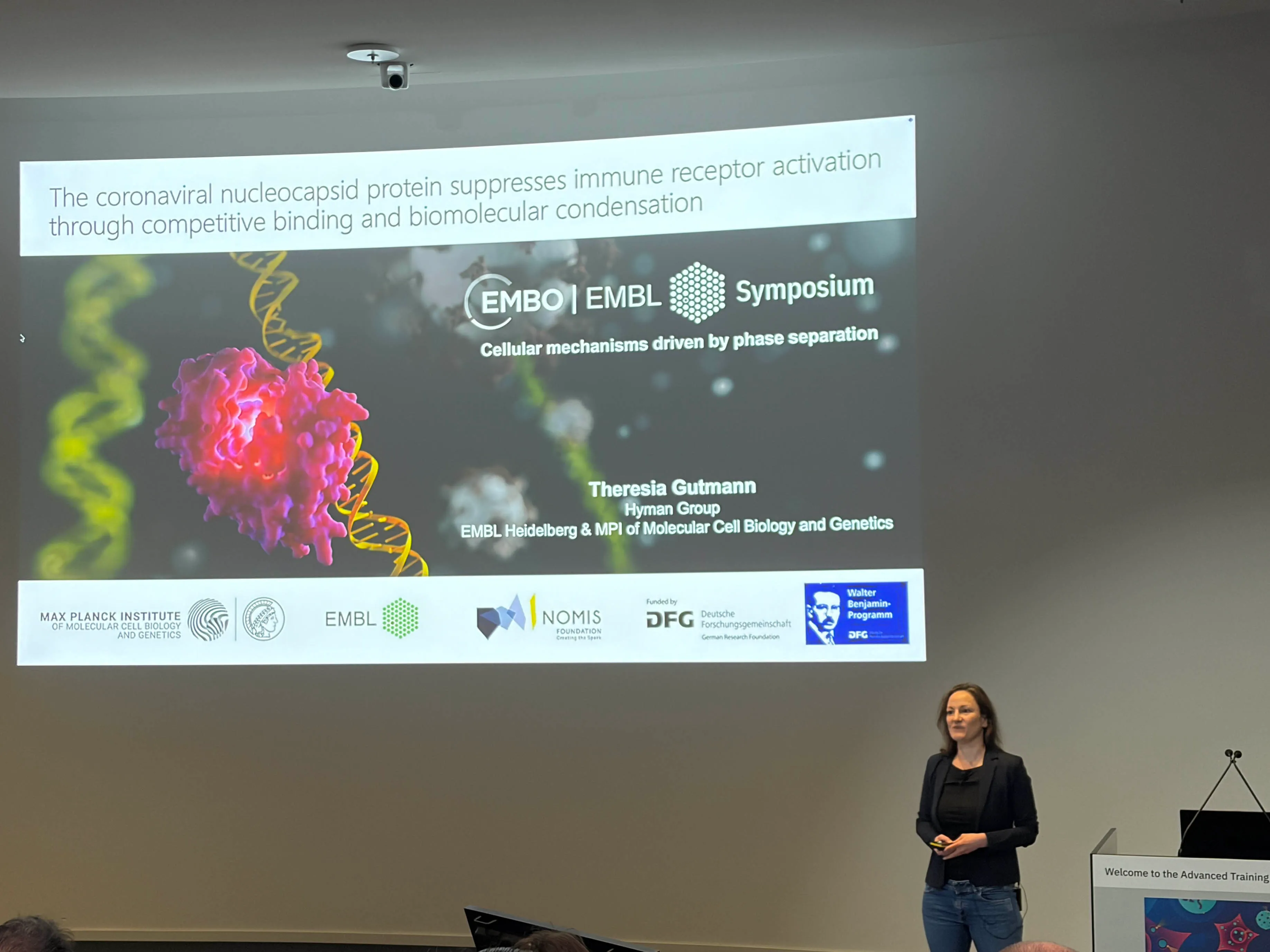 Theresia Gutmann giving a talk.